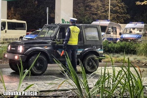 Policjanci kontrolują trzeźwość