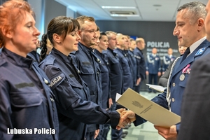 Policjanci w trakcie ślubowania