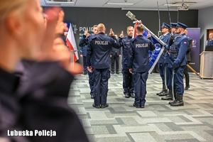 Policjanci w trakcie ślubowania