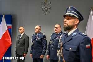 Wojewoda wraz z Komendantem wojewódzkim i jego zastępcą