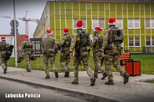 kontrterroryści idą do szpitala