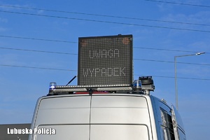 Tablica z napisem "Uwaga wypadek"