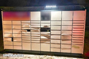 uszkodzony paczkomat