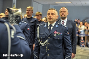 moment złożenia meldunku komendantowi