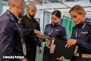 Policjanci.