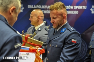moment wręczenia upominków