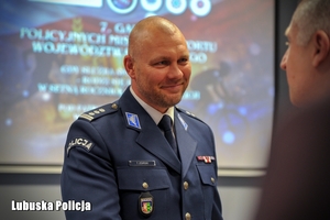 moment wręczenia upominków
