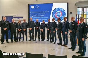 zdjęcie grupowe policjantów
