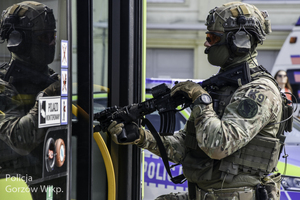 policjanci podczas ćwiczeń na gorzowskiej akademii