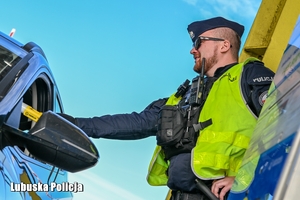 Policjant podczas służby