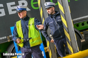 Policjanci podczas służby