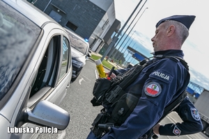 Policjant podczas służby