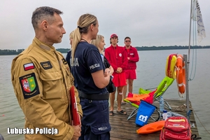 służby kontrolują miejsce wypoczynku dzieci