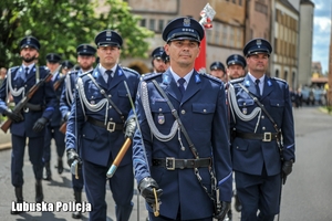 przemarsz pocztu sztandarowego
