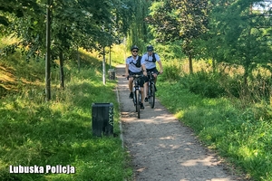 policjanci podczas służby na rowerach