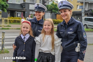 policjantki z dziećmi