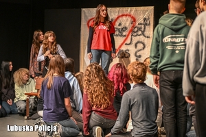 osoby na scenie