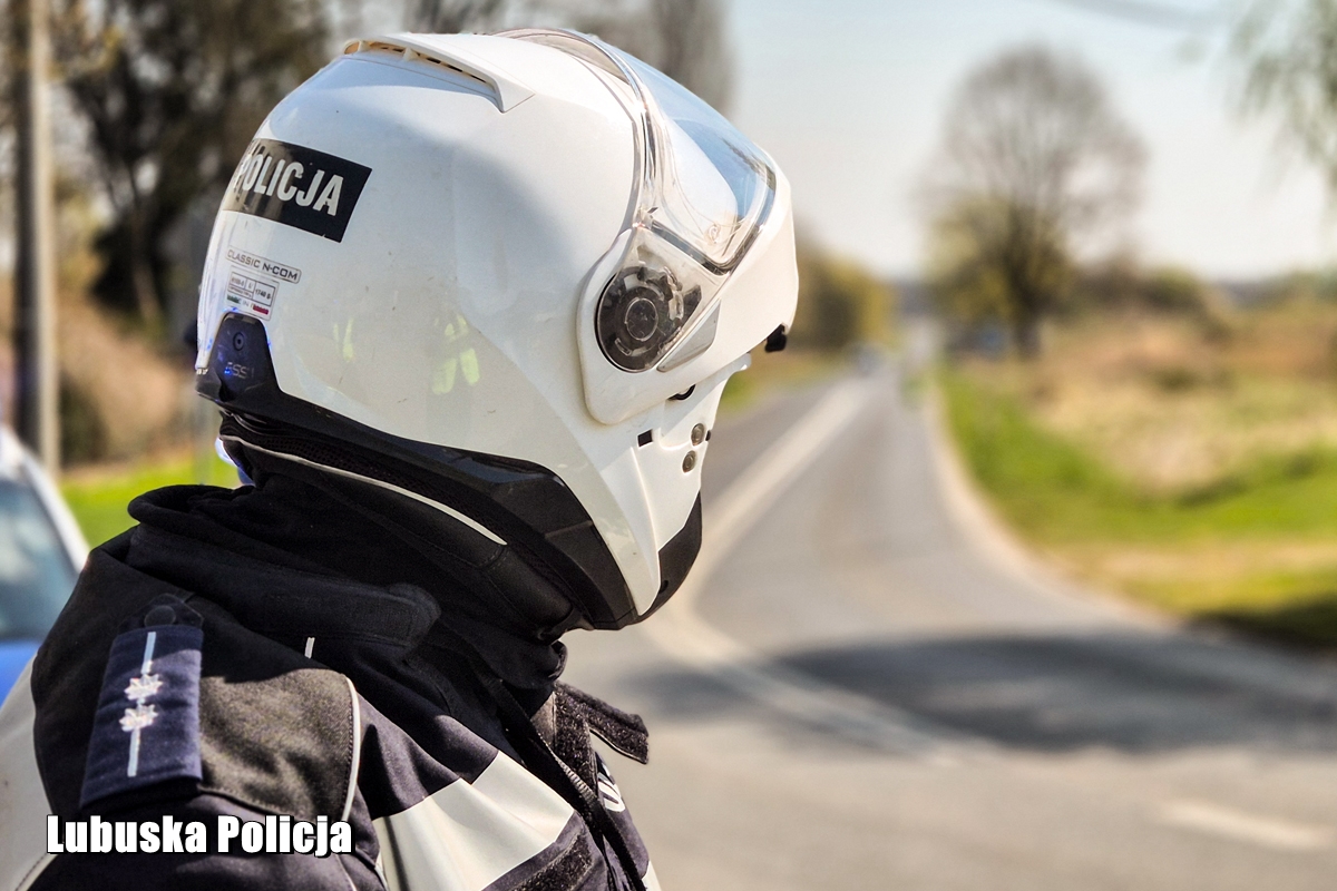 Bezpieczeństwo na drogach zależy zarówno od kierujących samochodami jak i motocyklami